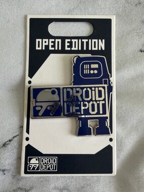 Disney | NWT Star Wars Droid Pin
